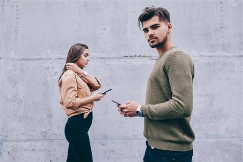 How to tell if a guy likes you over text. How To Know If A Gemini Man Likes You Through Text? - LoveDevani.com
