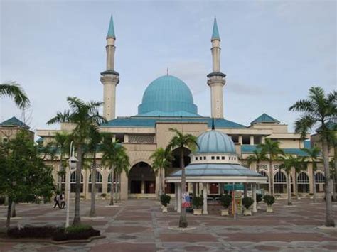 The draft constitution of malaysia did not specify an official religion. Observing the Study of Comparative Religion in Malaysia ...