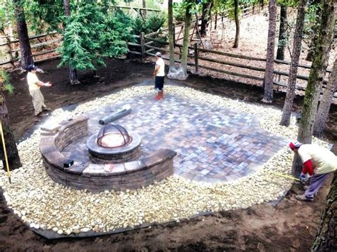 These low maintenance landscaping ideas will help you create a beautiful landscape that won't take all your time to upkeep, so you can actually enjoy it. no maintenance front yard landscaping low maintenance lan ...