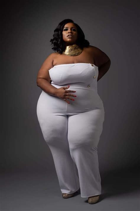 Pin By Mercury On United Beauties Of Curves Curvy Outfits Big Women