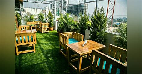 Love on a rooftop is an american sitcom about a newlywed couple, dave and julie willis, and their humorous struggles to. This New Rooftop Cafe In JP Nagar Has So Much More To ...