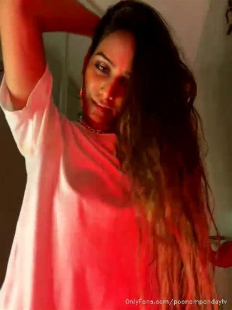 Poonam Pandey Indian Slut Teasing Her Big Tits In Disco Light Onlyfans