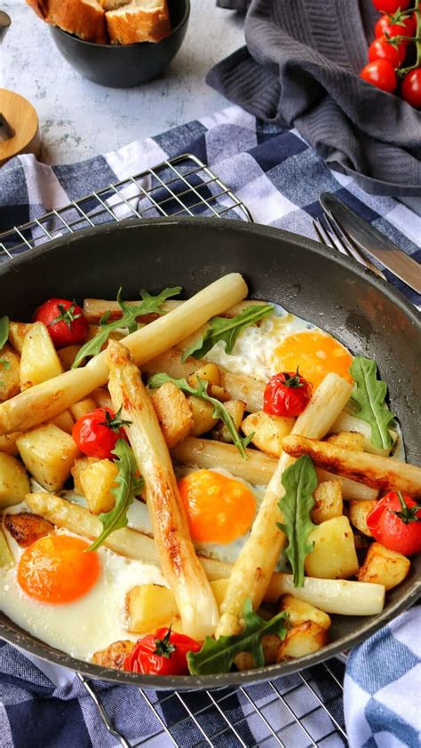 Spargel Kartoffel Pfanne Mit Tomaten Und Spiegelei Instakoch De