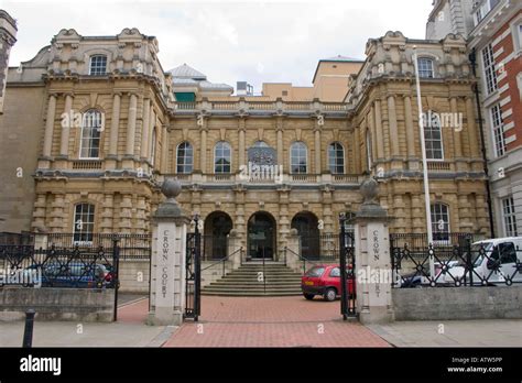 Reading Crown Court Building Hi Res Stock Photography And Images Alamy