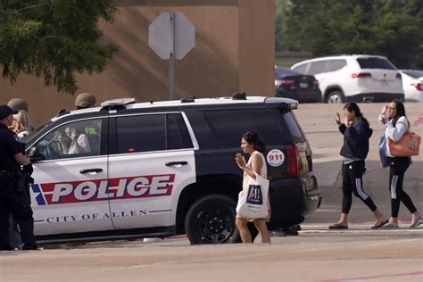 Ocho Muertos En Un Tiroteo En Un Centro Comercial De Texas En El Que El