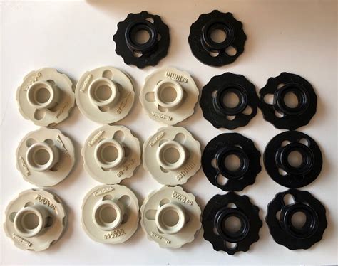 Lot Of Singer Top Hat Cams Flexi Stitch Discs And Accessories In Singer