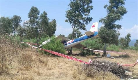 İzmirde Uçak Düştü Yaralılar Var Türkiye Gazetesi