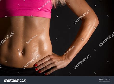 There is a common set of layers covering and forming all the walls: Female Abdominal Muscles Stock Photo 121577746 - Shutterstock