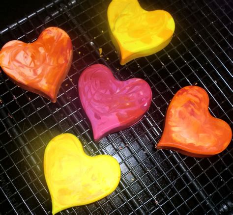 Stir in the 3 cups of cheddar until it melts. macaroni & cheese: Tutorial: Heart Shaped Crayons, and ...