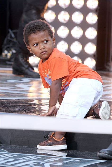 Spotted Usher Sons Usher S Early Show Performance Video