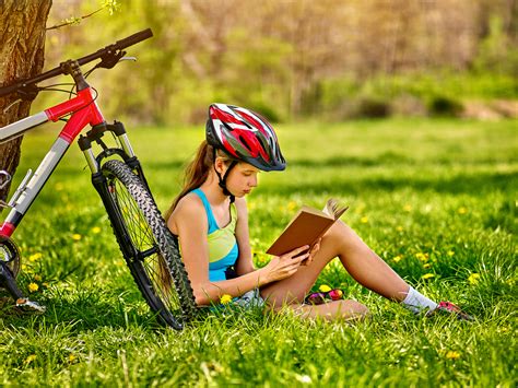 10 Ways to Keep Kids Reading All Summer Long - Mothering