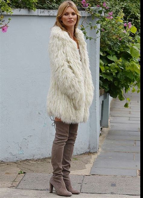 Find their latest streams and much more right here. Cuissardes Kate Moss
