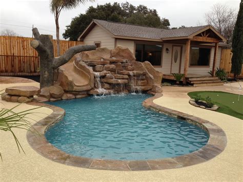 Swimming pools & hot tubs. Small Backyard Pools for Great Pleasure and Retreat ...