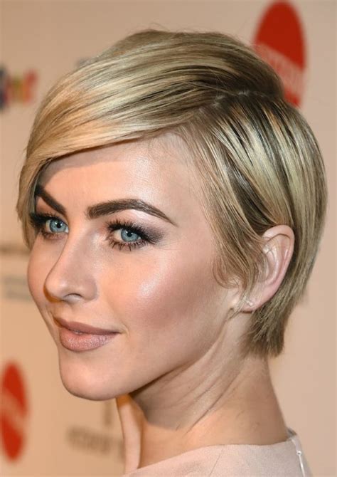 26 Most Flattering Short Hairstyles For Oval Faces