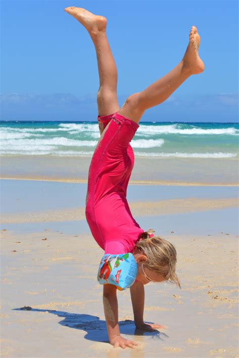 Images Gratuites Plage Mer Le Sable Océan Gens Fille Vacances Enfant Des Sports