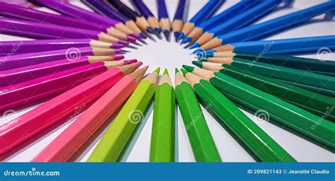 Colored Pencils Of Various Colors To Form A Circle Stock Image Image