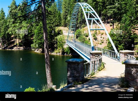 Lake Shasta Bridge Hi Res Stock Photography And Images Alamy