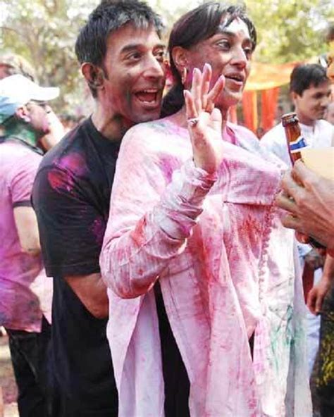 Cute Pics Gallery Hottest Indian Desi Girls Playing Holi