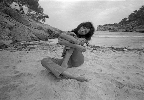 Anna Karina Majorque 1968 Les Plus Belles Photos Rétro Des Stars à La Plage Elle