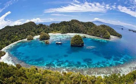 10 Tempat Wisata Alam Di Indonesia Yang Wajib Dikunjungi Otosection