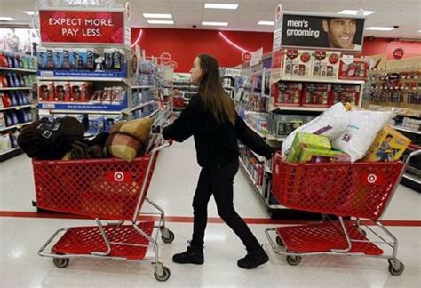 43 Thoughts Everyone Has While Shopping At Target