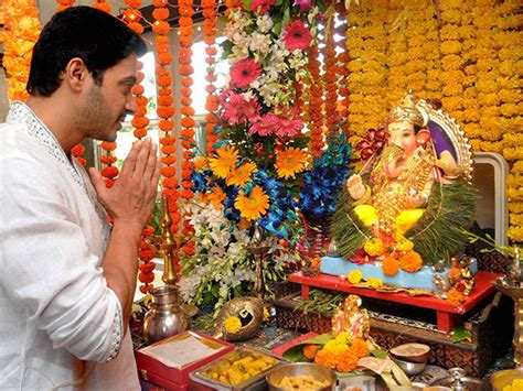 This video is an upload a time due to vinayagar chathurthi celebration and the arrangements of this celebration of my area and see this decoration arts. When Mumbai Exalts "Ganapati Bappa Moriya" - Ganesha Chaturthi