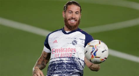 Real Madrid Captain Ramos Has Knee Surgery Out Six Weeks