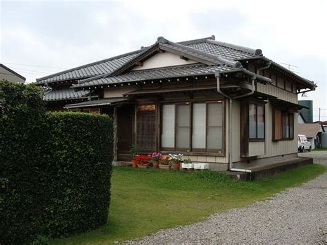 Para muchas familias, las casas embargadas suponen la única opción de conseguir una vivienda asequible. House Styles around the world - SkyscraperCity