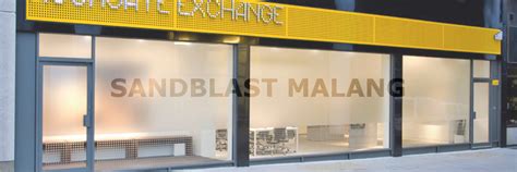 Harga kaca 2021, stabilitas ekonomi menjaga permintaan kaca. Cara Memasang Stiker Sandblast - Kaca Sandblast Malang