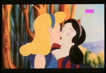 Snow White And Sleeping Beauty Lesbian Kissing Yuri Animation Free