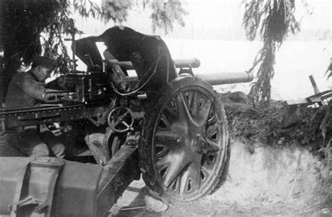 German 105 Mm Howitzer Lefh18 In Ambush Real Pictures Pictures Cannon