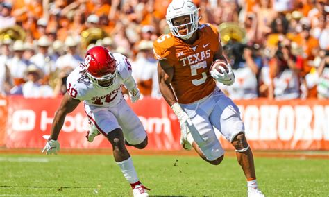 Texas Vs Oklahoma Who The Experts Are Predicting To Win Red River