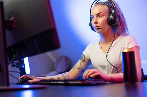 Why Do Guys Have An Obsession With Gamer Girls Here Are 4 Possible Explanations Zesty Things
