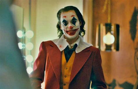 Joaquin Phoenix Loses His Mind In Final Trailer For Joker
