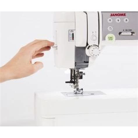 Floor Model Janome Memorycraft Mc6700p Quilting Sewing Machine The