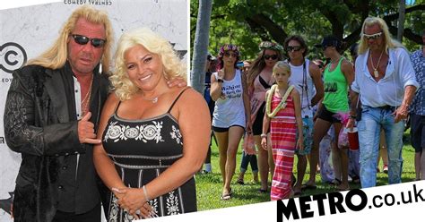Dog The Bounty Hunter Scatters Wife Beth Chapmans Ashes In Hawaii