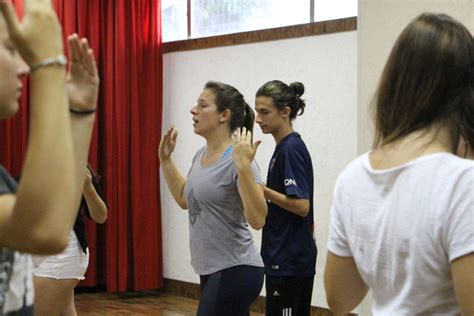 Dança Israeli une atividade física e tradição judaica Eliezer Max