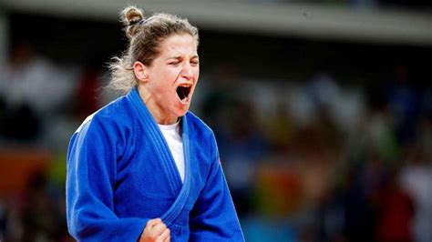 Las lágrimas de paula pareto brotaron imparables apenas unos segundos después de que la argentina, leyenda del judo, perdiera en el combate por la medalla de bronce frente a la portuguesa catarina costa. Paula Pareto se quedó con la medalla de bronce en el ...