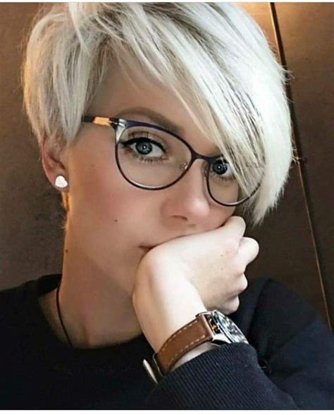 If you don't want to go all that short, you can choose pixie cuts with bangs too. I love these glasses hair ideas #Glasses #this #hair #ich ...