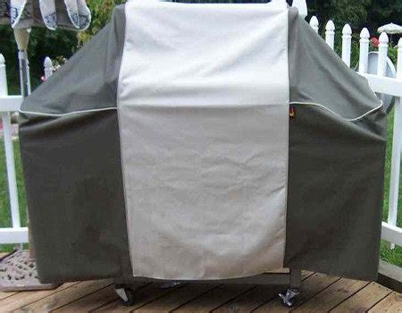 It not just covers the grill, it has an elastic band that snugly fits all the way down to the legs and most of the tank. DIY Barbecue Grill Cover - Sewing Projects | BurdaStyle.com
