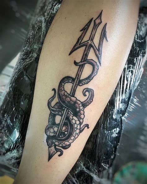 It's been used as both by many civilizations throughout history and it's very much alive in modern culture as well. 30 Creative Trident Tattoos for Your Inspiration | Style ...