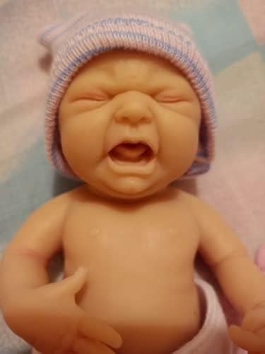 Amazon Com Crying Baby Reborn Baby Doll Girl 7 Inch Silicone Doll Mini