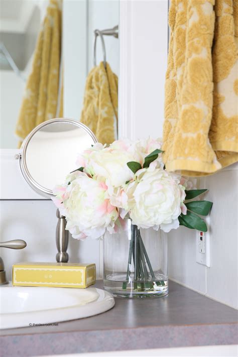 Balsam Hill’s Spring Floral Arrangements - The Idea Room