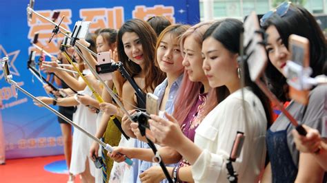 5 chinese live streaming apps you should know china social media