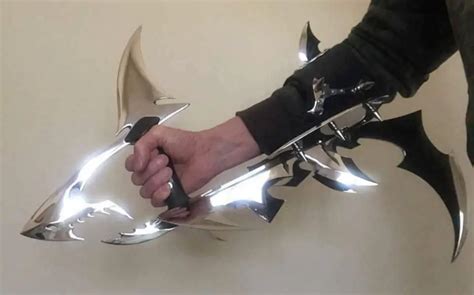 10 Most Dangerous Knives In The World 2024