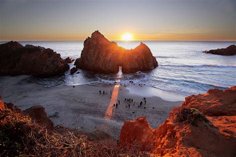 Best Time To See Sunset At Keyhole Arch Pfeiffer Beach In California 2021