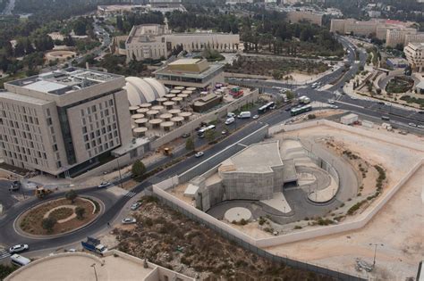 משרד ראש הממשלה מסייע לפעילות ראש הממשלה ומתאם פעולות בין משרדיות בתחומים שונים, לפי החלטות הממשלה וסדרי העדיפויות שקובע ראש הממשלה. 9 סיבות לכך שמתחם ראש הממשלה החדש הוא פרויקט מדכא - Xnet