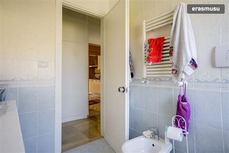 Camera singola (15mq) bagno privato con accesso dalla camera. Camera singola con bagno privato per ragazza | Stanze in ...