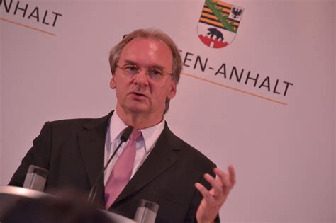 Wir haben die wahl gewonnen. Ministerpräsident Haseloff würdigt Arbeit der Polizei in ...