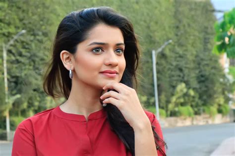 Discover some of the greatest 4k wallpapers for your desktop or phone. Zee Yuva 'Phulpakharu' Actress Hruta Durgule Interview: I love Listening to Poetry!